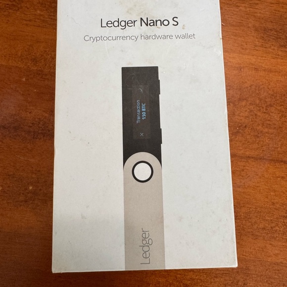 Ledger Nano S Cryptocurrency Hardware Wallet - Picture 1 of 9